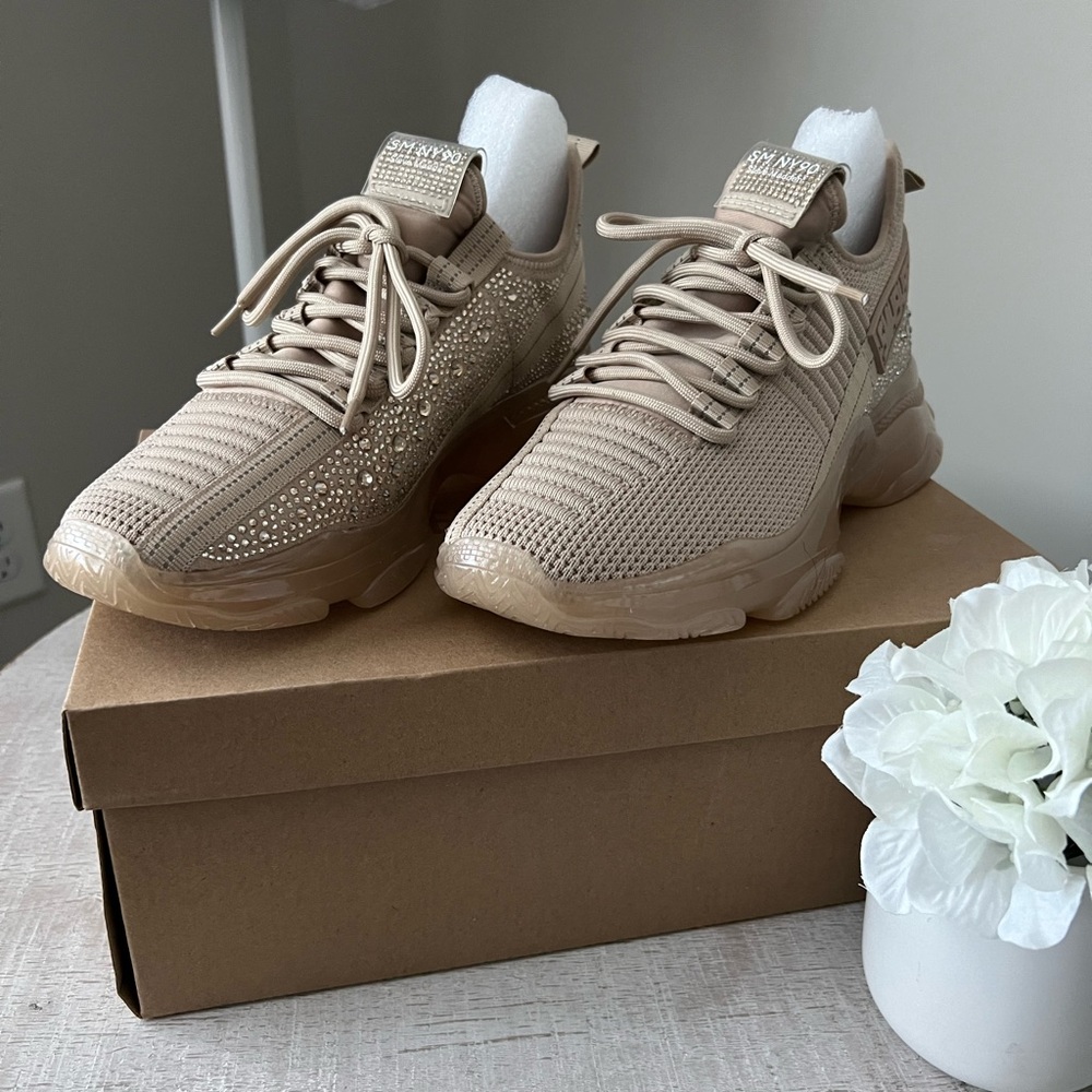 The Maxima sneaker by Steve Madden